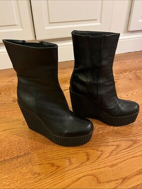STELLA made in Italy Black Wedge Platform Ankle Boots